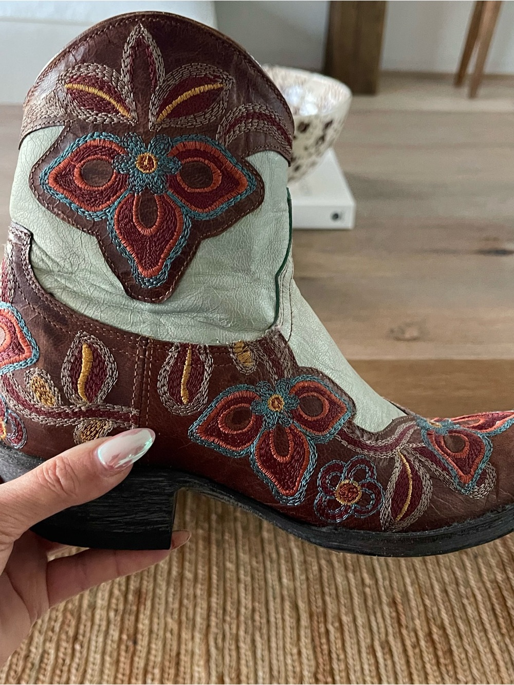 Old Gringo Floral Embroidered Western Ankle Boots Women’s Size 6.5.
